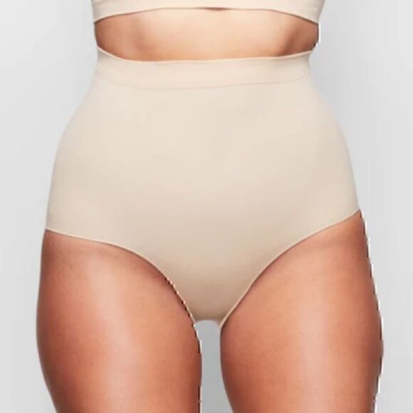 NWOT Skims Sculpting Mid Waist Briefs 4X/5X in Clay - Picture 2 of 9